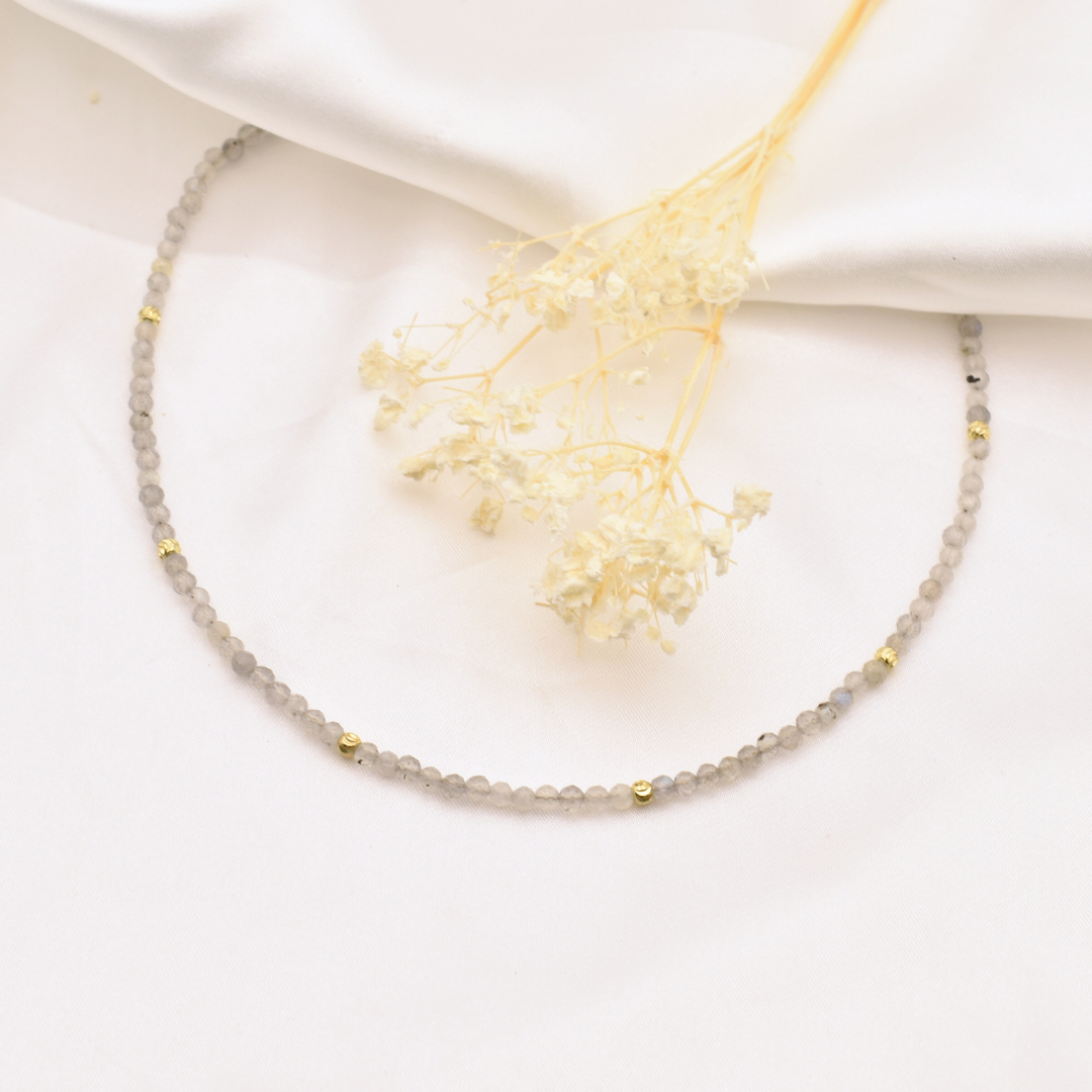 Collier OYA